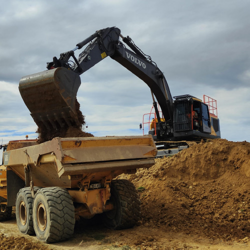 EC300EL Volvo Excavator & A30E Volvo Dump truck